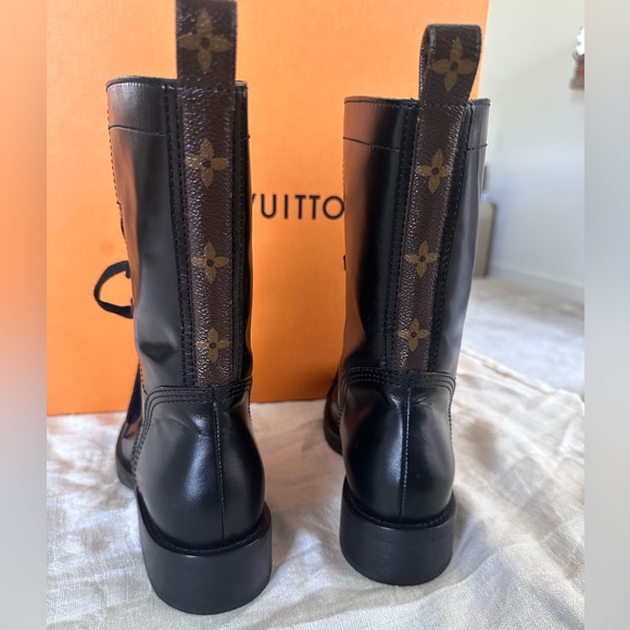 New LOUIS VUITTON Black Leather Metropolis Flat Ranger LV Monogram Combat Boots - Picture 7 of 13
